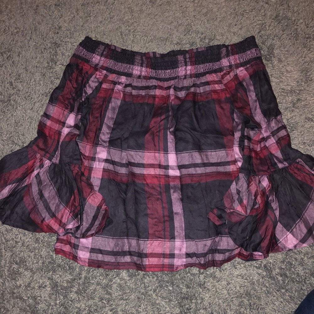 Off shoulder plaid top w/ flowy sleeves